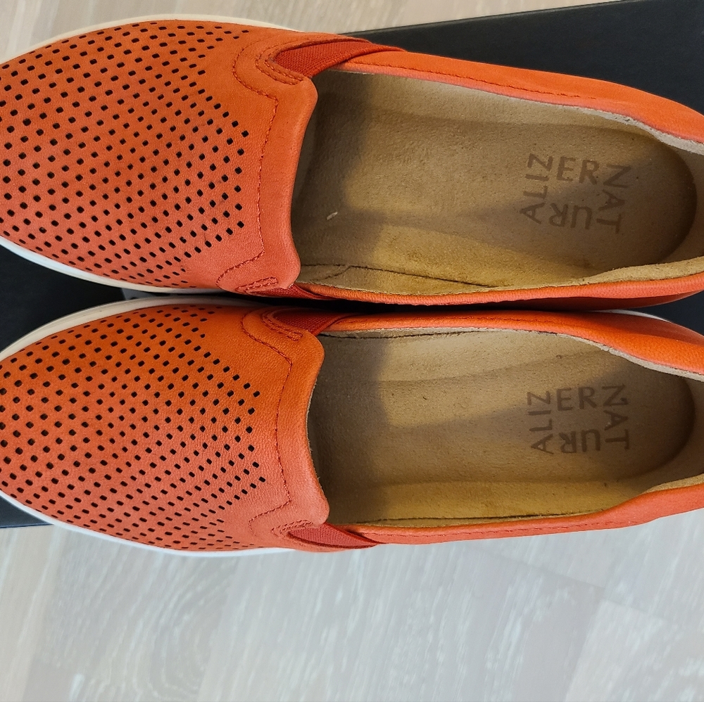 Naturalizer Sneakers